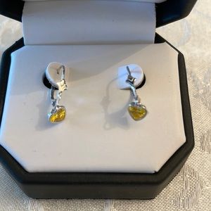 White gold dangle heart earrings